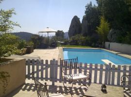 Villa Manon, bed and breakfast en Auriol