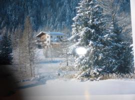 Alpenchalet، شقة في Steinberg am Rofan