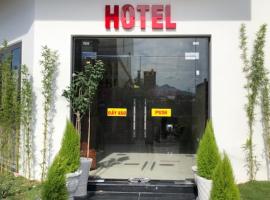 깜라인에 위치한 주차 가능한 호텔 HOÀNG SA HOTEL