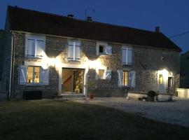 La maison de Lucien, gîte au cœur du vignoble Chablisien, holiday home in Préhy