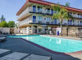 Studio 6-Fresno, CA - Extended Stay