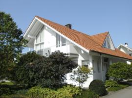 Haus Obere Weinburg, feriebolig i Radolfzell am Bodensee