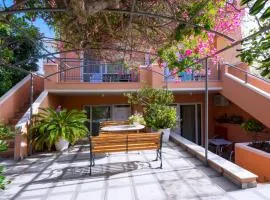 Poseidon Studios & Apartments