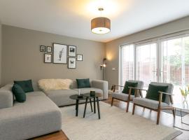 The Perfect Stay Belfast, holiday home in Belfast