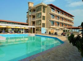 Hotel Le Petit Bateau، فندق في كوناكري