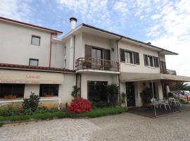 Senhor dos Perdoes Alojamento Local, hotel in Ribeirão