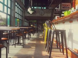 Today Tonight, Privatzimmer in Bangkok