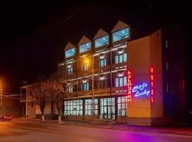 New Hotel Lucky