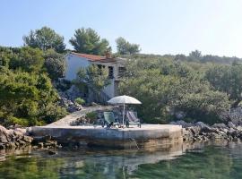 Private island Šćitna - HOUSE LUEL, жилье для отдыха в Муртере