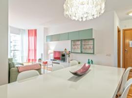 Cálido apartamento con piscina en Barcelona, Familienhotel in Ripollet