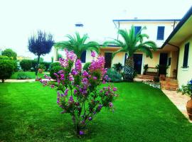Elisa House, bed and breakfast a Foligno