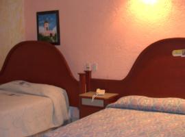 Star Free Hotel & Autohotel, viešbutis mieste Moroleón