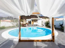 Bungalow Palm Mar with pool and garden