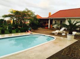 Villa Diana Mini, hotel with pools in Karolino-Buhaz
