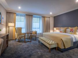 Castletroy Park Hotel Suites, hotel with hot tubs in Limerick