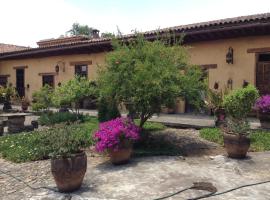 Meson de San Antonio, 3-hviezdičkov&yacute; hotel v destin&aacute;cii P&aacute;tzcuaro