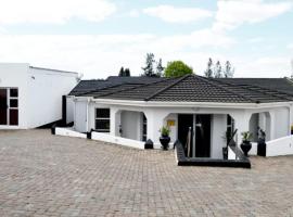 Shoes Guest House, hotel a Mthatha