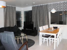 Majoituspalvelu Nurmi Apartment Oksapolku 2 A Deluxe Huoneisto 60m3, hotel em Raahe