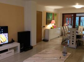 Stilvolles Haus 124 qm、バーリンゲンのヴィラ