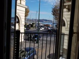 Napoli Lungomare Caracciolo Mon Amour, hotel en Nápoles