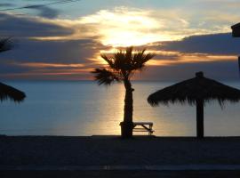 #38 Bungalow Seaside Hotel & Victors RV Park, Hotel in San Felipe