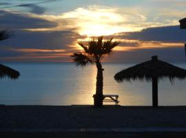 #38 Bungalow Seaside Hotel & Victors RV Park, hotel v destinaci San Felipe