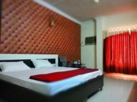 HOTEL RAHUL PALACE, hotel v destinaci Panvel