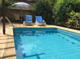 Hidden Garden, hotel with parking in Kyrenia