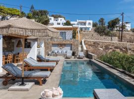 Trinity Mykonos - Villa & Beachfront Boutique Hotel: Platis Yialos Mykonos şehrinde bir otel