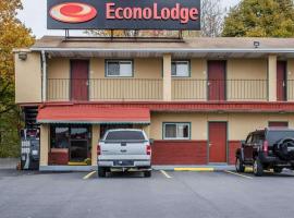 Econo Lodge, cabin in Frackville