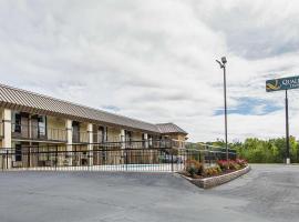 Quality Inn, hotel en Forest City