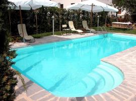 Piosina Villa Sleeps 27 Pool Air Con WiFi, hotel en Lerchi