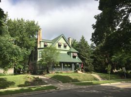 The Parsonage Inn B&B, hotel en Grand Rapids