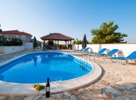 Villa Branka with pool, hotel Dragéban