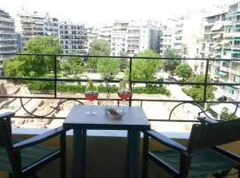 Luxury Apt at Navarino Square