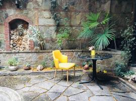 garden polska, hotel v destinaci Tbilisi City