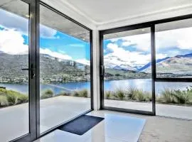 Executive Living in Bluewater