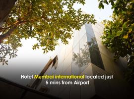 Hotel Mumbai International- Near T2 International Airport, хотел в Мумбай