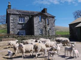 Ullathorns Farm, farm stay in Kirkby Lonsdale