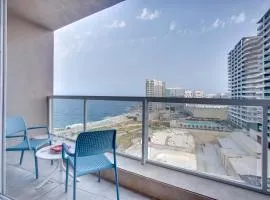 Modern Seaview Apartment In a Prime Location