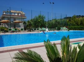 Villaggio Verde Cupra, ξενοδοχείο διαμερισμάτων σε Cupra Marittima