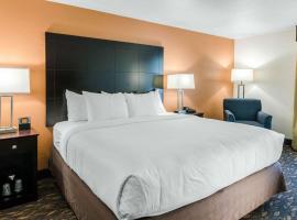 Comfort Inn & Suites, מלון באשלנד