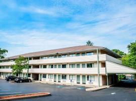 Quality Inn & Suites North Gibsonia, hotel with parking in Gibsonia