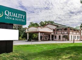 퀘이커타운에 위치한 호텔 Quality Inn & Suites Quakertown-Allentown