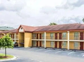 Econo Lodge Coliseum