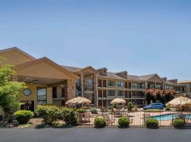 Quality Inn & Suites Sevierville - Pigeon Forge, hotell i Sevierville