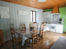 gite de 6 personnes la faviere – domek wiejski w mieście Billecul