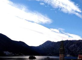 Apartment Mediterraneo Blue Sky, παραθεριστική κατοικία σε Perast