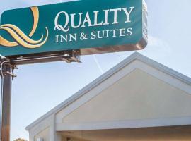 Quality Inn & Suites, khách sạn có chỗ đậu xe ở Jasper