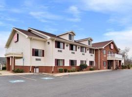 Econo Lodge Inn & Suites, pet-friendly hotel in Shelbyville